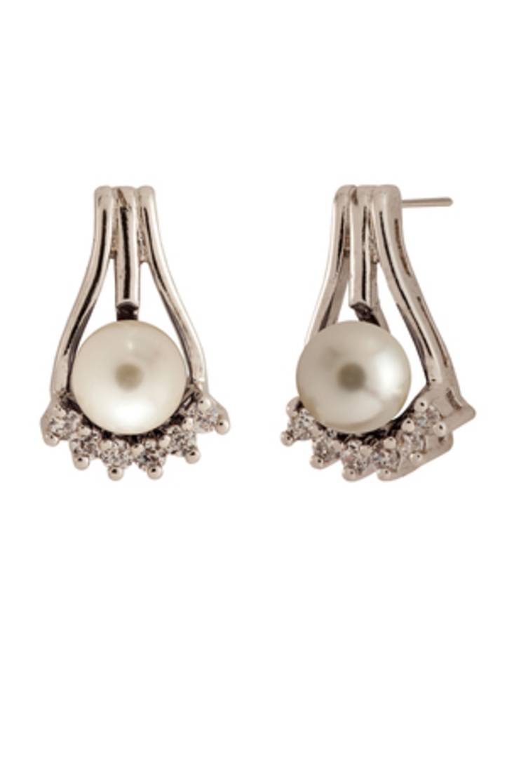 Silver pearl studs