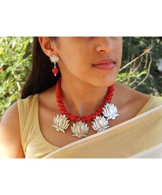 Red necklace-sets 1