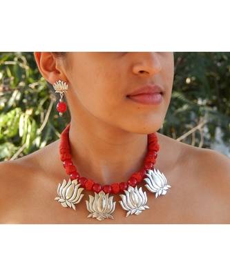 Red necklace-sets 2