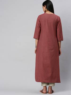 Maroon And Off White Check Woven Straight Kurta With Handwork On Neckline And Sleeves. 2