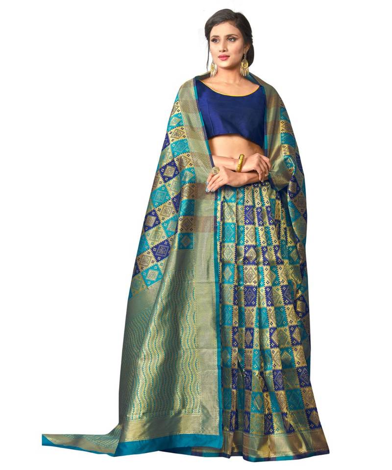 green woven silk blend saree with blouse