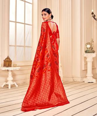 Red Soft WovenSilk Bandhani Saree 3