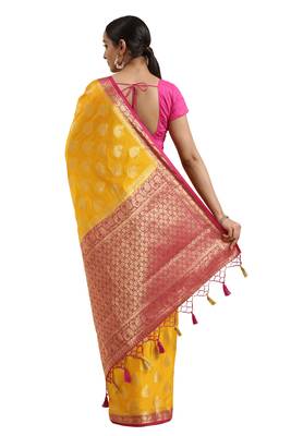 Gold woven crepe saree with blouse 5