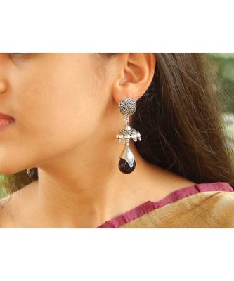 Black earrings 2