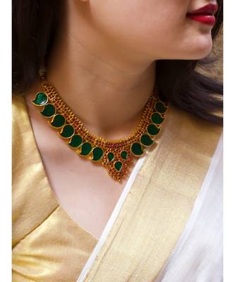 Green necklaces 1
