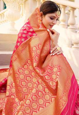 Pink woven silk saree with blouse 2
