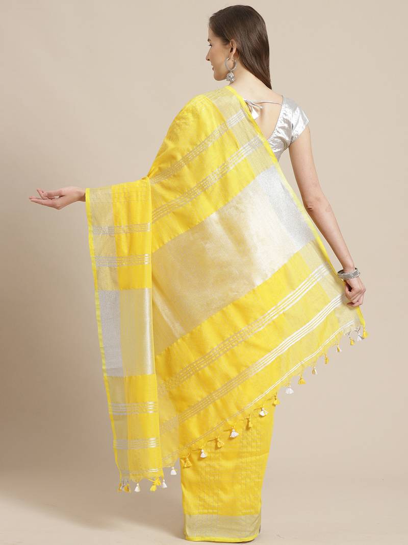 Yellow & Silver Self-Checked Bengal Handloom Taant Saree