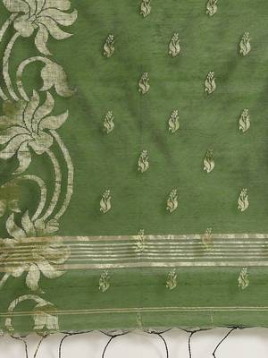 Green & Golden Woven Design Taant Saree 4