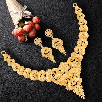 Gold jewellery 1
