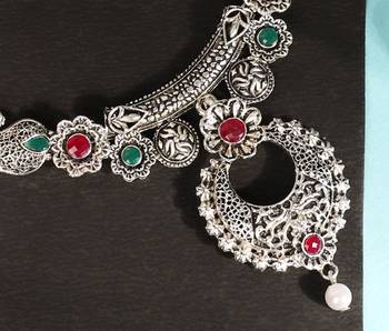 Short Hansli Alloy Silver Oxidised Plated ,Round Shape Pendent Design, Green & Red Stone Necklace Set For Women & Girls 2