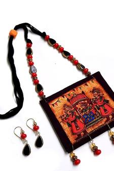 Brown agate necklaces