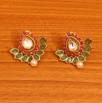 Multicolor studs 1