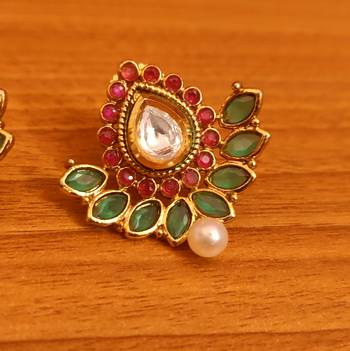 Multicolor studs 2