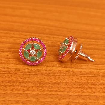 Multicolor studs 2