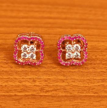 Red studs 1
