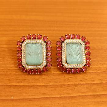 Multicolor studs 1