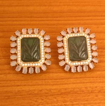 Multicolor studs 1