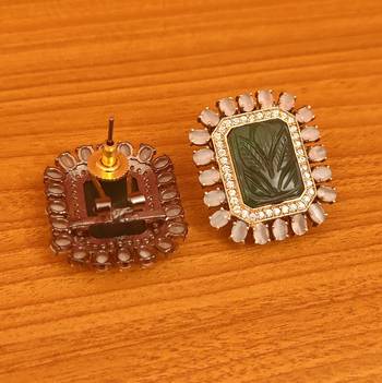 Multicolor studs 2