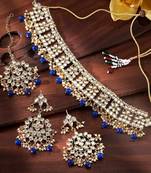 Traditional Kundan & Pearl Studded Choker Necklace Jewellery Set with Earrings & Maang Tikka For Women
