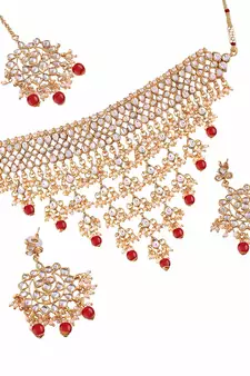 Traditional Kundan & Pearl Studded Choker Necklace Jewellery Set with Earrings & Maang Tikka For Women