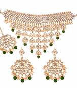 Traditional Kundan & Pearl Studded Choker Necklace Jewellery Set with Earrings & Maang Tikka For Women