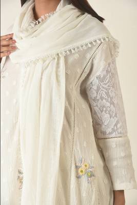Woven dot khadi cream crepe hand embroidered kurta set 3