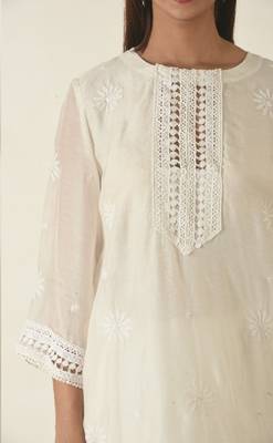 Ivory embroidered kurta set 3