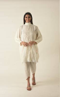 White collar pintucked kurta set 1