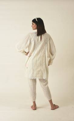 White collar pintucked kurta set 4