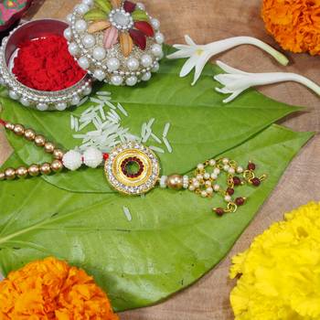 Gold Plated Bhaiya Bhabhi Rakhi and Lumba Set Glided With Kundan & Pearl  4