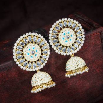 Traditional Handcrafted Kundan Pearl Studded Meenakari Jhumki Earring for Women  1