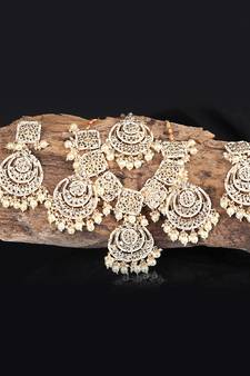 Gold necklace-sets