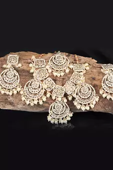Gold necklace-sets
