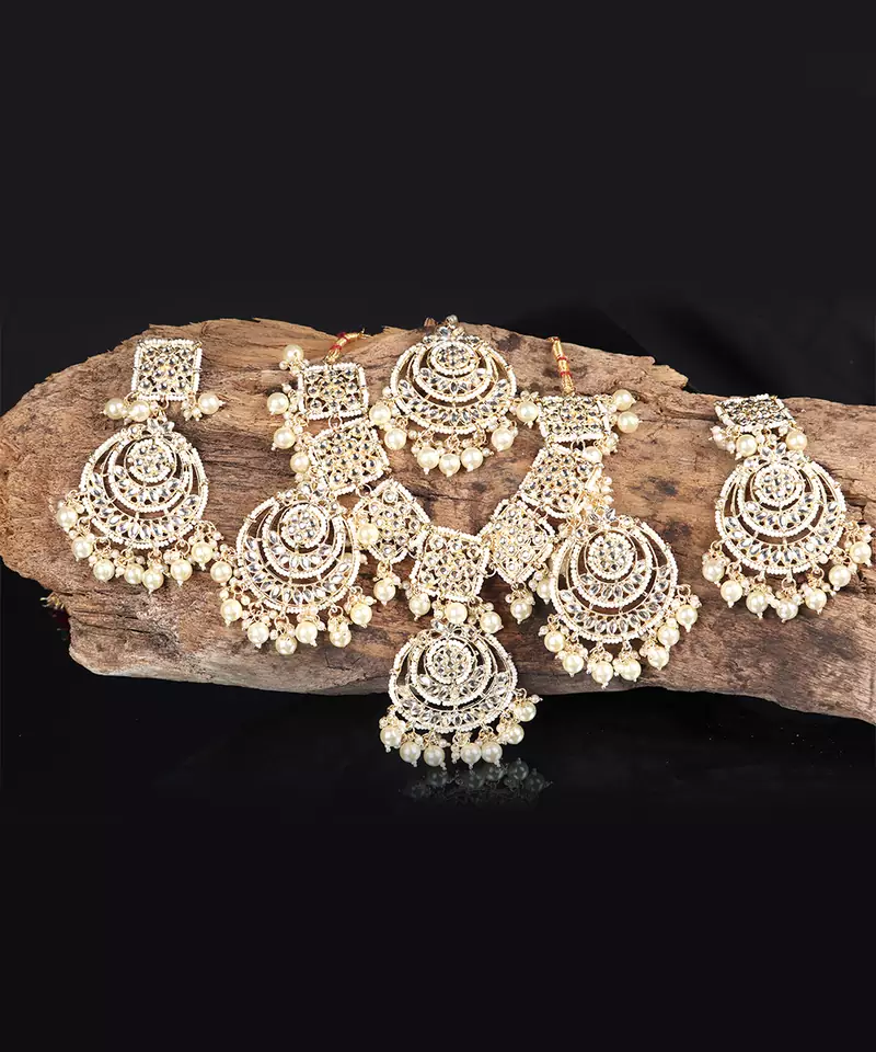 Gold necklace-sets