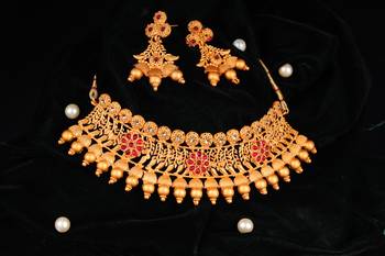 Green necklace-sets 3