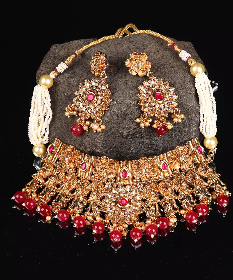 Red necklace-sets