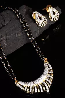 Gold mangalsutra