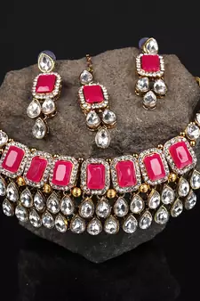 Red necklace-sets