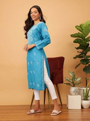 Women'S Hand Embroidered Blue Cotton Lucknowi Chikankari Kurta 1