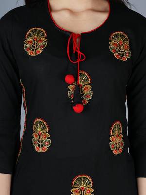 PeerShah Embroidered Kurta Set With Dupatta 5