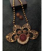 Golden Necklace Set in Pink Stone