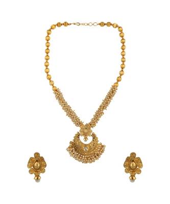 Traditional Party Wear Stone And Pearl Studded Gold Plated Jewellery Set 2