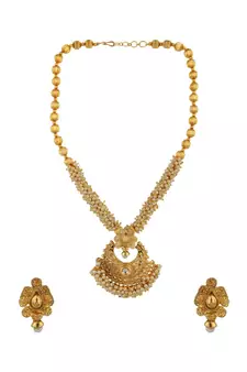 Traditional Party Wear Stone And Pearl Studded Gold Plated Jewellery Set