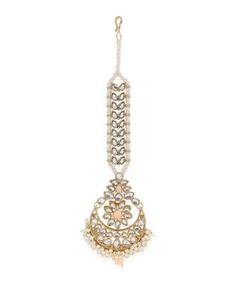 Women Gold Plated, White & Peach Coloured Kundan & Pearl Embellished Maang Tikka 2