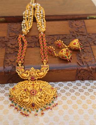 Red agate necklaces 2