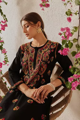 Women'S Hand Embroidered Black Cotton Lucknowi Chikankari Straight Women Kurta