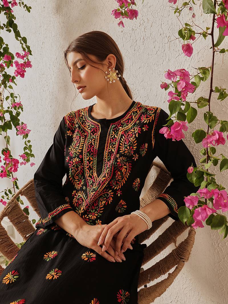 Women'S Hand Embroidered Black Cotton Lucknowi Chikankari Straight Women Kurta