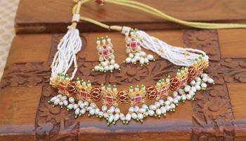 Multicolor agate necklaces 1
