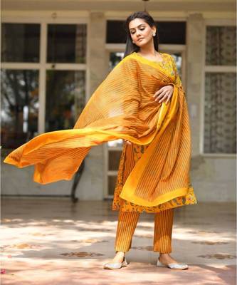 KAAJH Yellow Floral Printed Cotton Suit Set 2