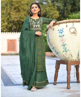 KAAJH Green Bandhej Cotton Suit Set 1